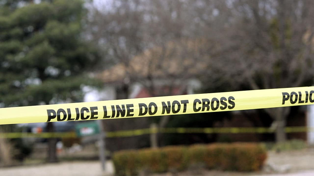 Seis personas son asesinadas en una casa en Visalia: hay un bebé y una adolescente entre las víctimas