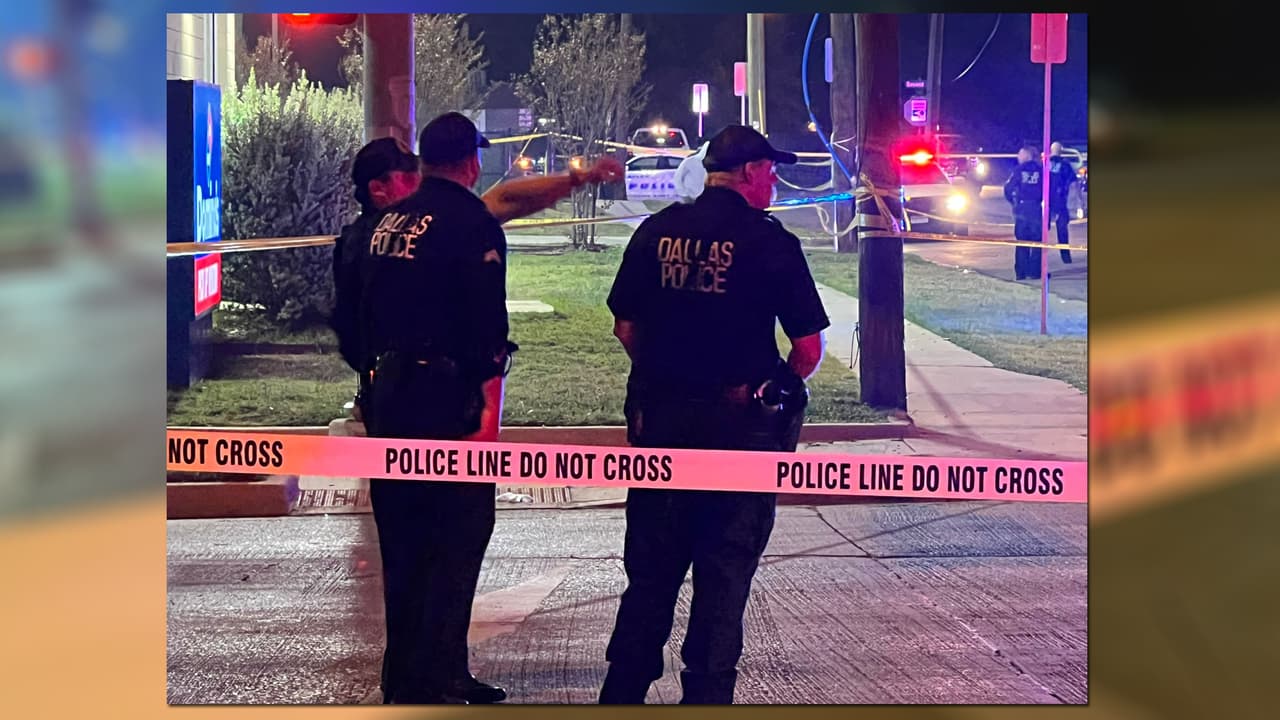 Agentes del Departamento de Policía de Dallas llegaron a 
<b>Fair Park, cerca de Scyene Road y Fitzhugh Avenue.</b>