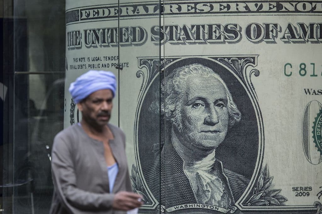 <b>Posición 5: Egipto</b>. De acuerdo con el reporte del Banco Mundial, el país del norte de África recibió 
<b>$30,000 millones en remesas en 2020</b>. “La resiliencia de los flujos de remesas es notable
<i>. </i>Las remesas están ayudando a satisfacer la creciente necesidad de las familias de contar con medios de subsistencia”, dijo Dilip Ratha, principal autor del informe sobre migración y remesas.