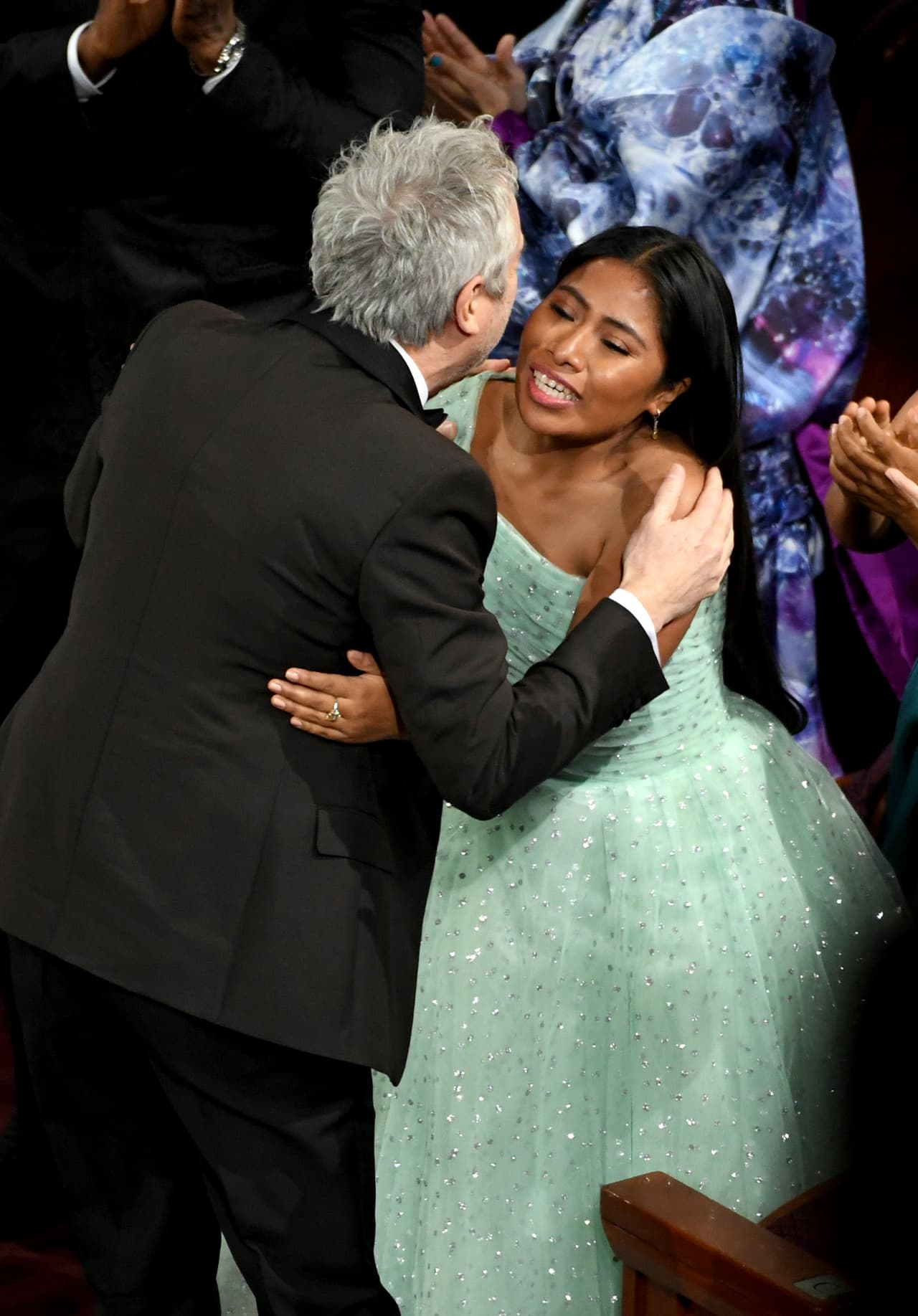 Este momento recoge la felicitacaión de Yalitza a Cuarón luego de llevarse el premio de mejor fotografía.