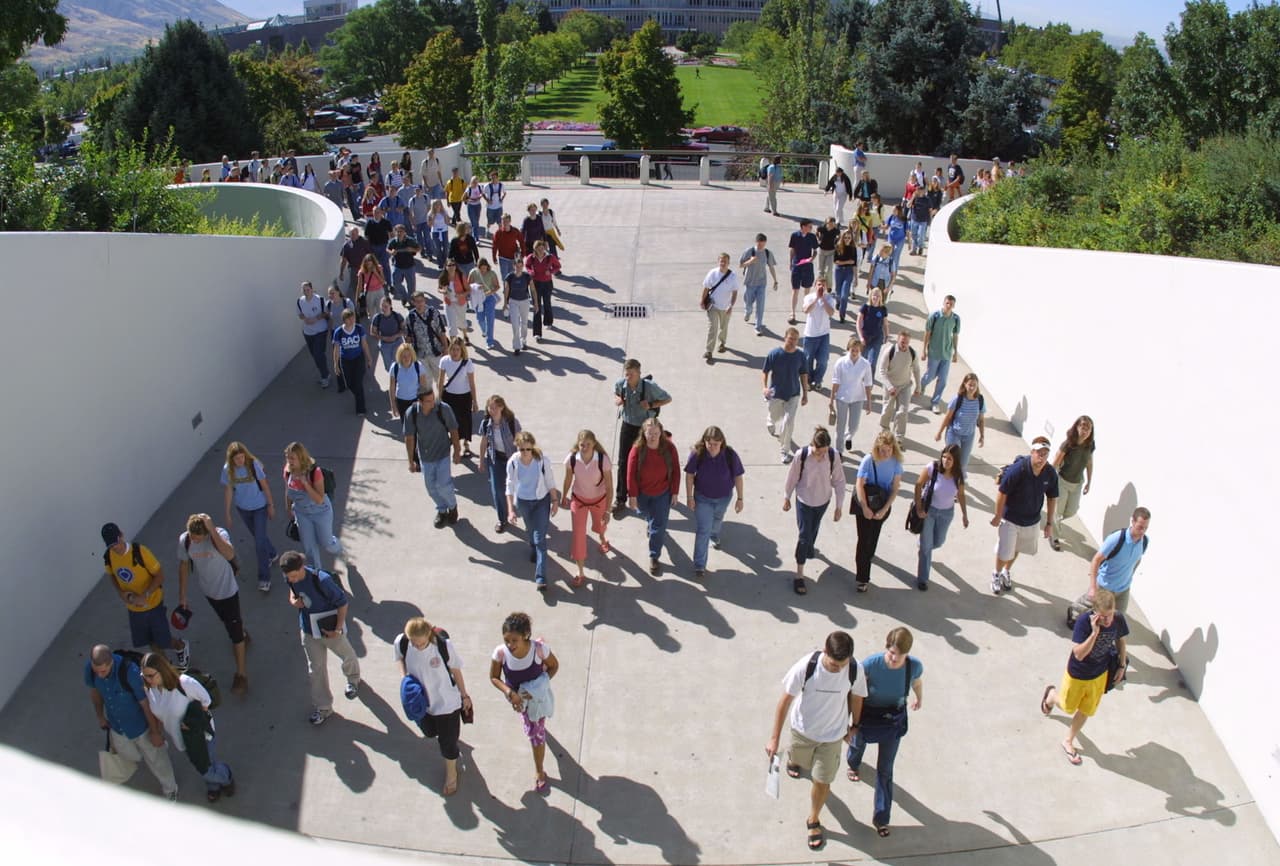 Gobierno pide a universidades adelantar entrega de paquetes de ayuda económica este año