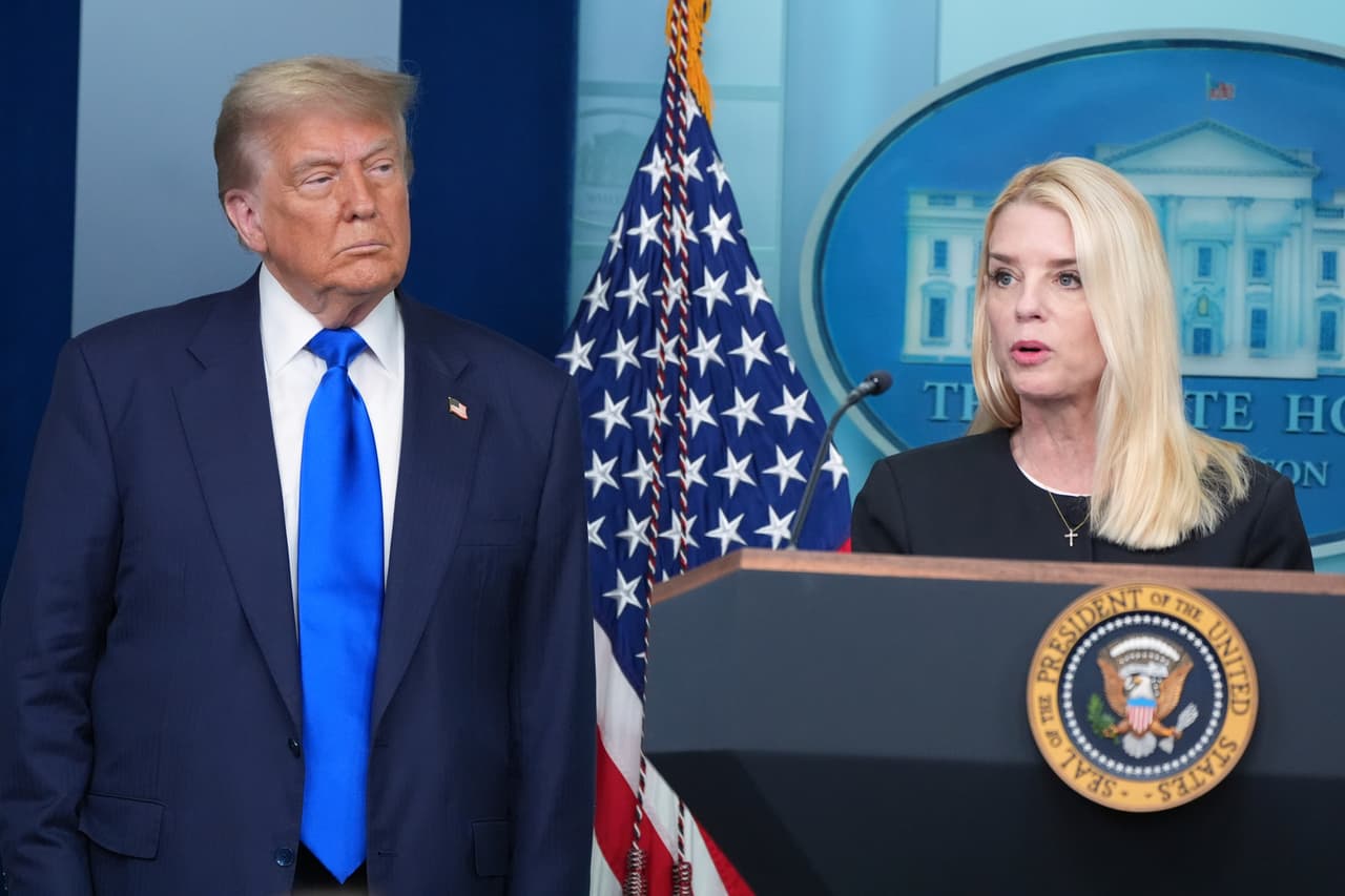 Por qué Trump pidió la divulgación de los registros del gran jurado del caso Epstein, pero no los que guarda el Departamento de Justicia