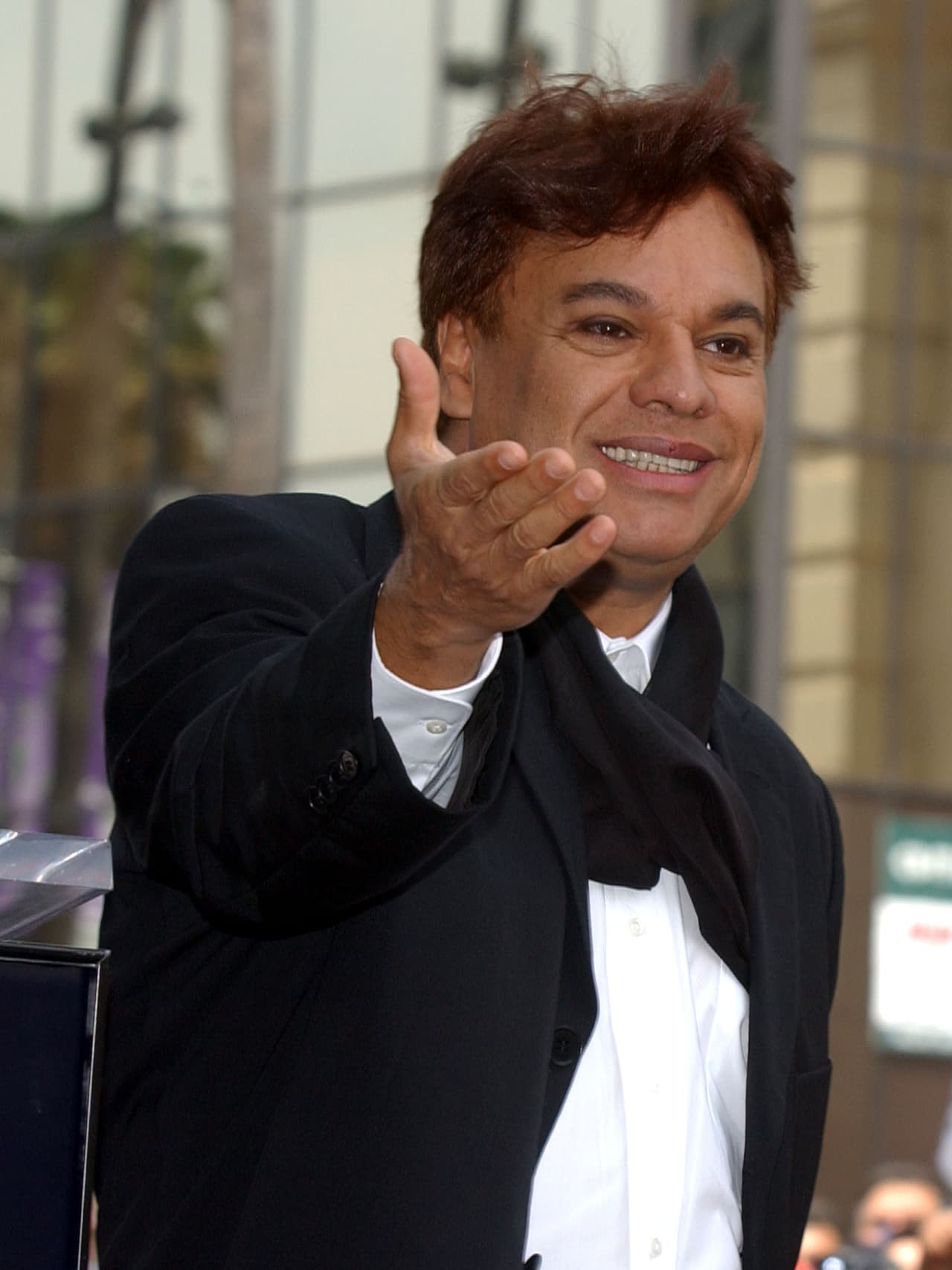 A finales de los 70, se une con Rocío Dúrcal para grabar 'Rocío Dúrcal canta a Juan Gabriel'... Otro éxito para el compositor y el inicio de una gran mancuerna musical.