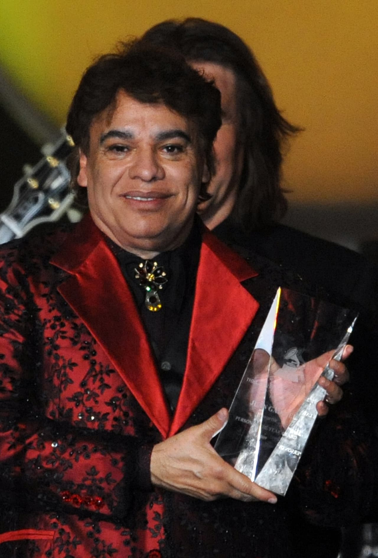 Otra prueba del cariño que le guarda la gente y la industria es que en 2009 fue elegido Persona del Año en Latin GRAMMY.