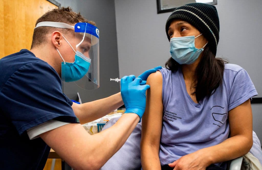 Haz una cita para la vacuna de refuerzo 
<a href="https://www.univision.com/local/sacramento-kuvs/vacuna-covid-19-area-de-sacramento-donde-y-cuando-puedes-ponertela">aqui</a>.