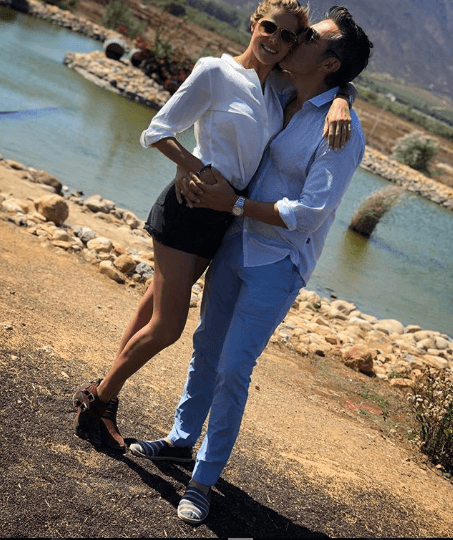 Adrián Uribe y Thuany Martins se han convertido en una de las parejas más románticas de las redes sociales, luego de confirmar su relación en septiembre del 2019. 
<br>