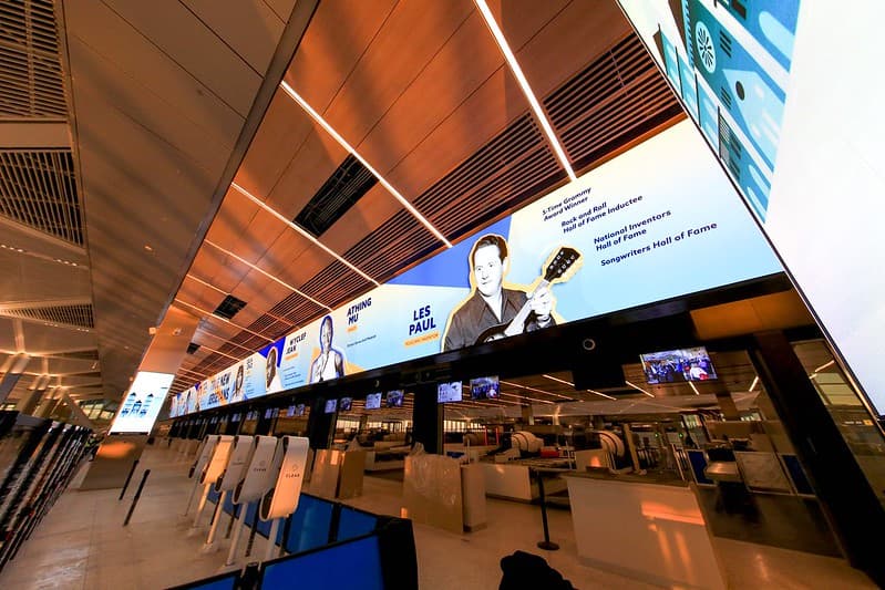 La terminal, con 
<b>tecnología de última generación y 33 puertas, </b>representa el proyecto de diseño y construcción más grande en la historia de Nueva Jersey y el proyecto de infraestructura más importante completado durante la administración Murphy.
<br>