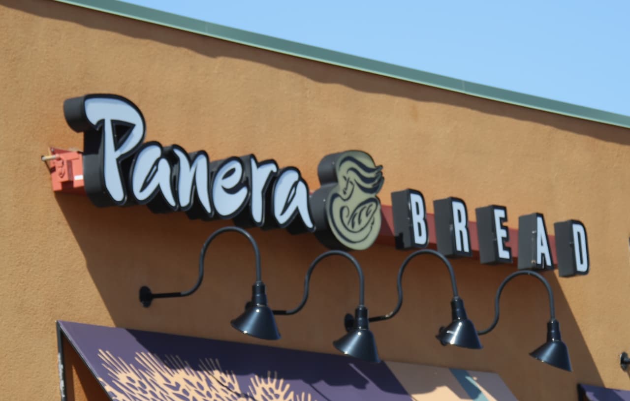 Se requieren máscaras a partir del 
<a href="https://www.panerabread.com/en-us/company/covid-19.html" target="_blank">miércoles 15 de julio</a>.