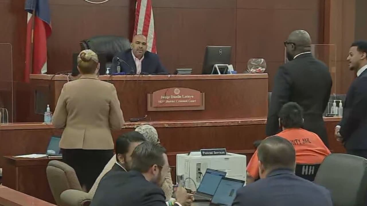 Los cargos contra 
<b><a href="https://www.univision.com/local/houston-kxln/adolescente-llamo-al-podcast-blindskinnedbeauty-para-denunciar-a-hayim-cohen-en-houston" target="_blank">Hayin Nissim Cohen</a></b>, de 38 años, 
<b>se incrementaron después de que varias víctimas más hablaron.</b>
<br>