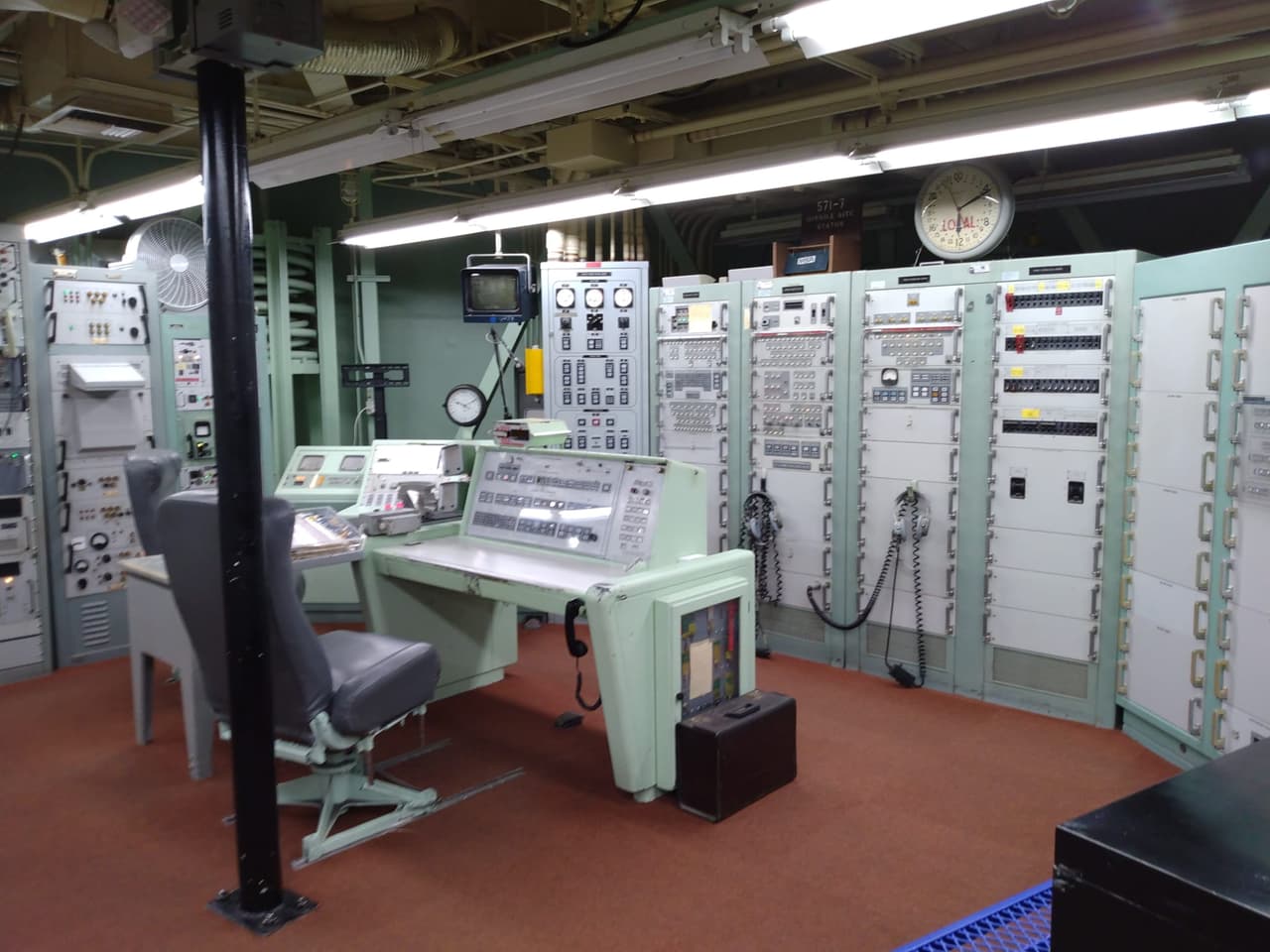 Este museo único en su tipo ofrece a los visitantes una mirada poco común a la tecnología utilizada por Estados Unidos para disuadir la guerra nuclear. Lo que alguna vez fue uno de los lugares más secretos de Estados Unidos ahora es un Monumento Histórico Nacional, explica el sitio web.