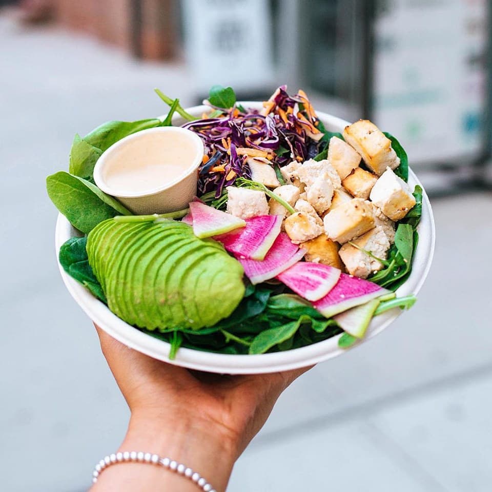 <b>Avocaderia </b>está ubicado en la calle 238 36th St. Brooklyn, NY. Está abierto lunes a viernes de 9 am hasta las 4pm
<br>
