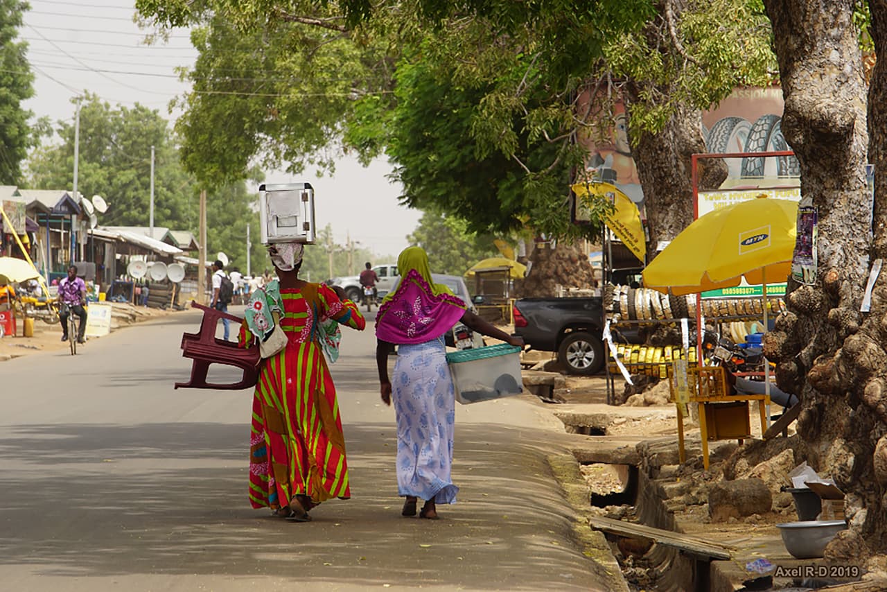 <b>Puesto 22. Navrongo, Ghana</b>
<br>
<br>Temperatura promedio anual: 86.3 grados Fahrenheit (30.1 grados centígrados).
<br>
<br>Mes más caliente del año: abril (93.7 grados Fahrenheit o 34.2 grados centígrados en promedio). 
<br>
<br>Mes más caluroso de la última década: abril de 2017 (94.1 grados Fahrenheit o 34.5 grados centígrados en promedio).
<br>
<br>Ninguna ciudad de Estados Unidos tiene temperaturas promedio lo suficientemente altas como para figurar en este ranking.
<br>
