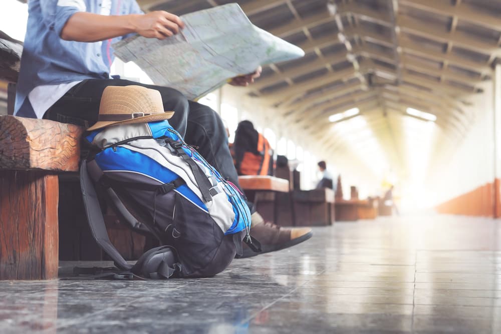 <b>No hagas grandes viajes. </b>Aunque queramos conquistar el mundo, hay que estar conscientes de los grandes gastos que representan los viajes, por lo que antes de planear la travesía familiar, haz cuentas y ve de qué manera afectará tu economía si realizan ese tour. Si se sale de tu presupuesto, lo mejor es buscar otras opciones.