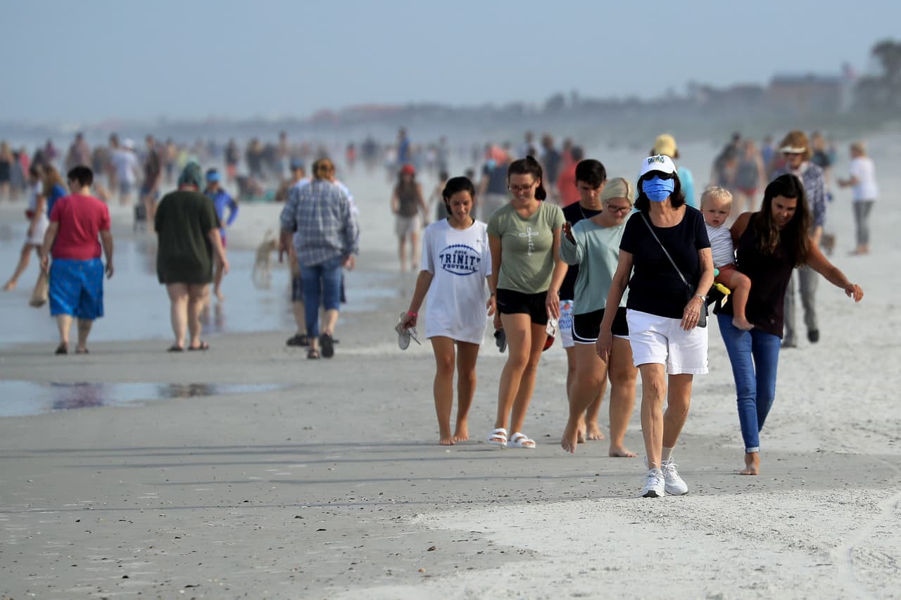 Duval es el condado donde se encuentra la ciudad de Jacksonville, cuyo alcalde, Lenny Curry, ordenó el viernes pasado que se reabrieran las playas, campos de golf y parques, de 6:00 am a 11:00 am y en la tarde de 5:00 pm a 8:00 pm.