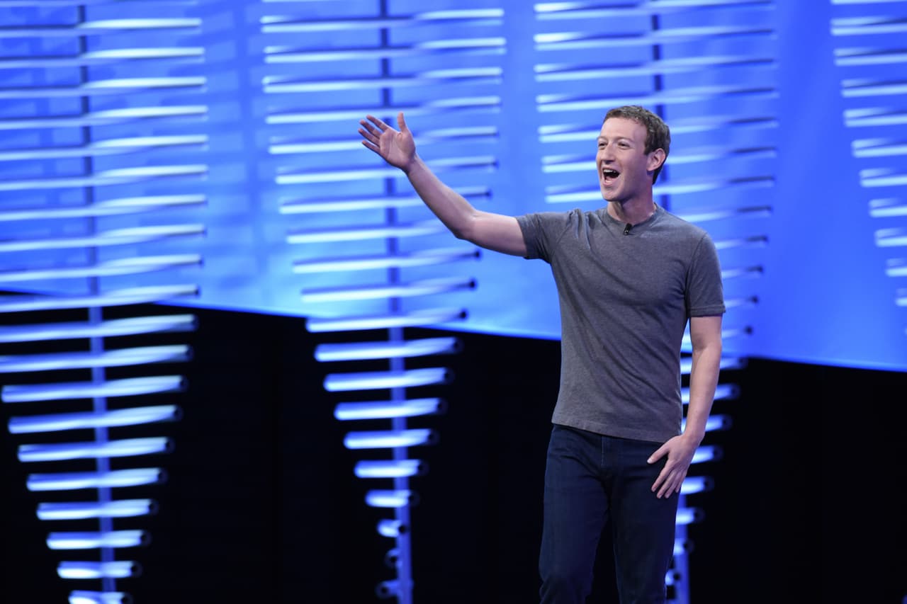 Zuckerberg quiere el pan y la torta: tener menos acciones y retener el control de Facebook