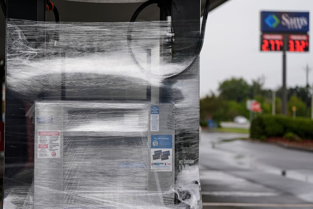Ya en horas de la tarde del jueves, no había venta de gasolina en Sam's de Valdosta, Georgia, donde los habitantes esperaban el golpe de Helene.