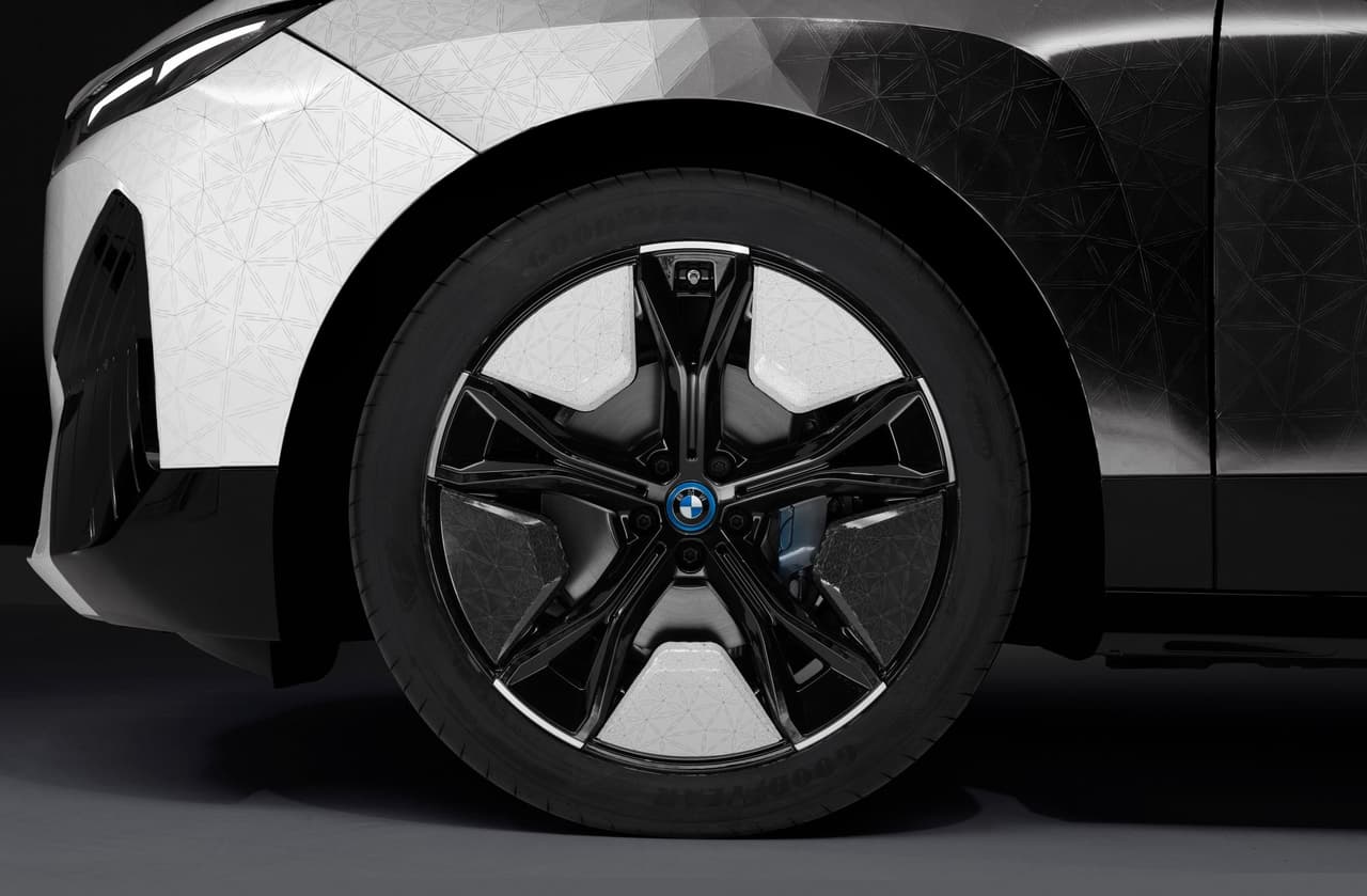 BMW iX Flow Concept