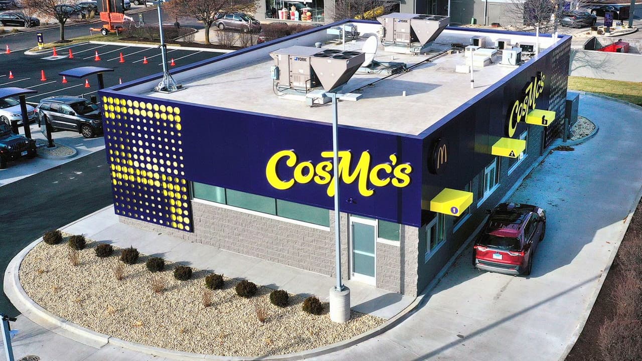 <h3 class="cms-H3-H3">¿Dónde estaban las sucursales en Texas?</h3>
<br>Estas son las cuatro sucursales de CosMc’s en el estado, 
<b>todas con cierre programado para junio de 2025</b>:
<br>Allen. 
<br>Fort Worth. 
<br>Cedar Park (cerca de Austin). 
<br>Watauga (área metropolitana de Fort Worth) 
<br>La quinta, ubicada en Bolingbrook, Illinois, también será cerrada.