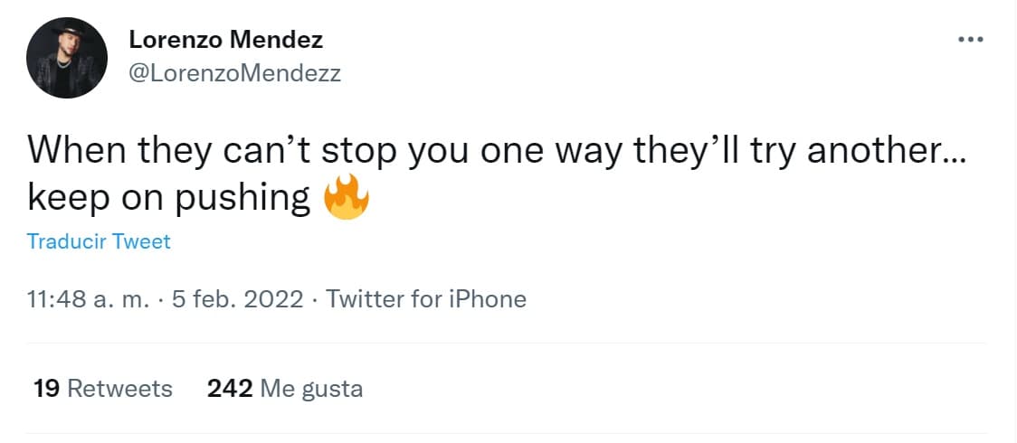 "Cuando ellos no pueden detenerte de una manera tratan por otro lado… 
<b>sigue provocándome</b>", agregó en otro tuit en un mensaje en el que pareció desafiar a su ex.
<br>
