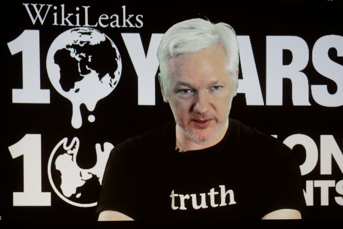 Assange anuncia que publicará material político "significativo" antes de las elecciones de EEUU