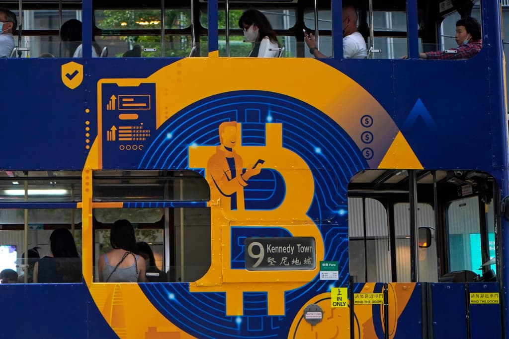 El bitcoin en $100,000: te explicamos ventajas y desventajas de invertir en criptomonedas
