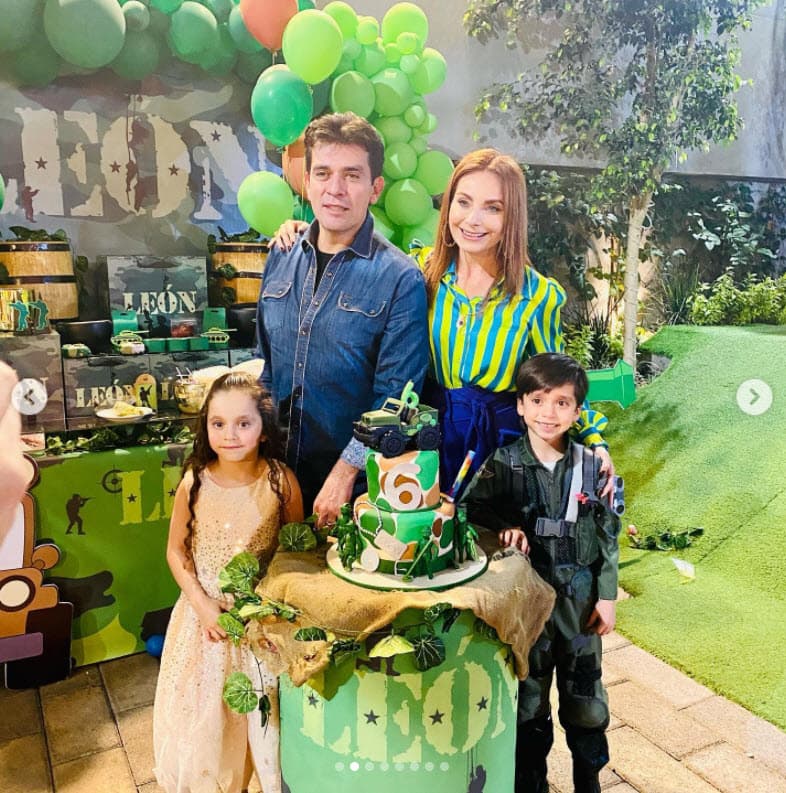 “Me parece precioso lo que ella dice. Es una mujer que ha llevado muy bien a su familia. Son una familia muy unida y muy amorosa, y qué bonito que piense así”, comentó ante el micrófono de Despierta América.
<br>