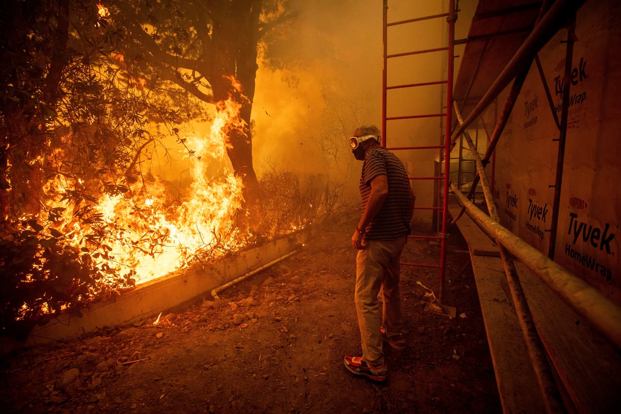 Posibles cortes mayores: 
<b>Más de 400,000 clientes adicionales podrían perder electricidad</b> si las condiciones de viento extremo persisten.