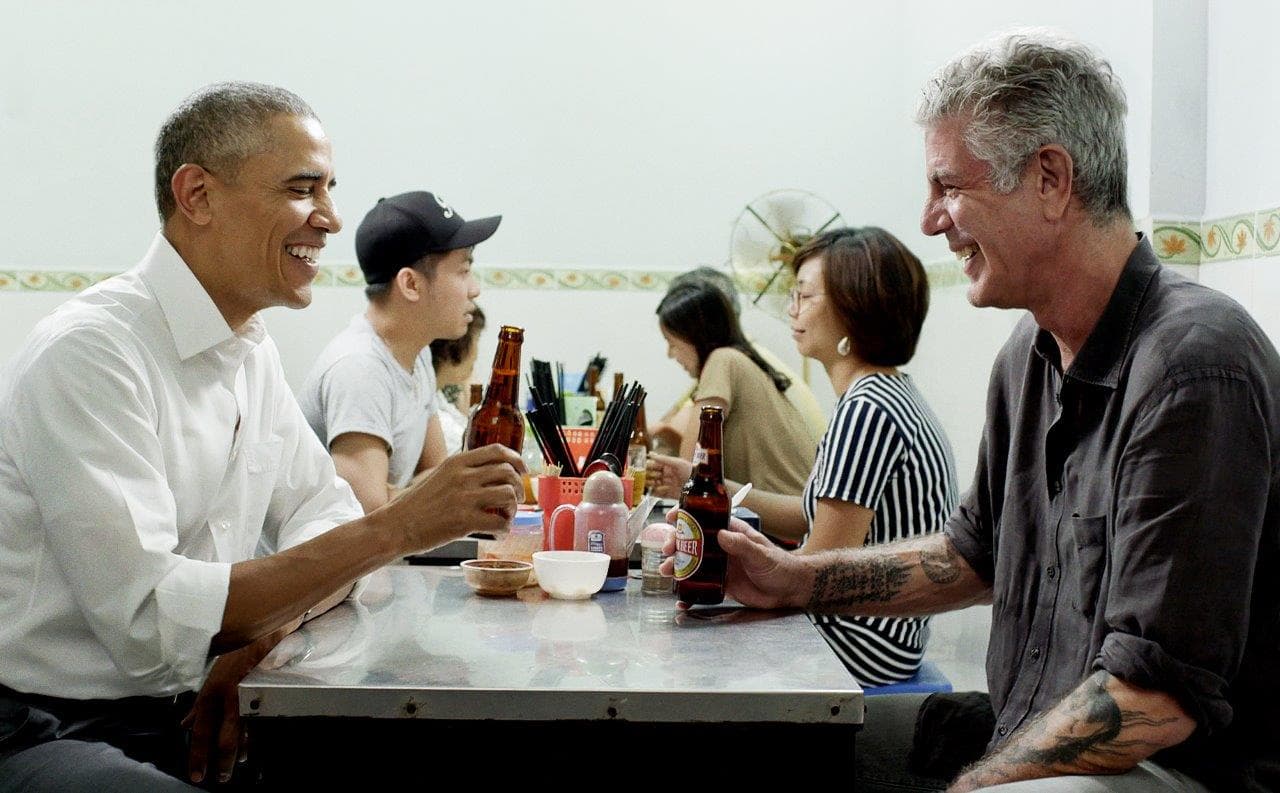 ¿De qué hablaron Bourdain y Obama cuando cenaron juntos en Hanoi?