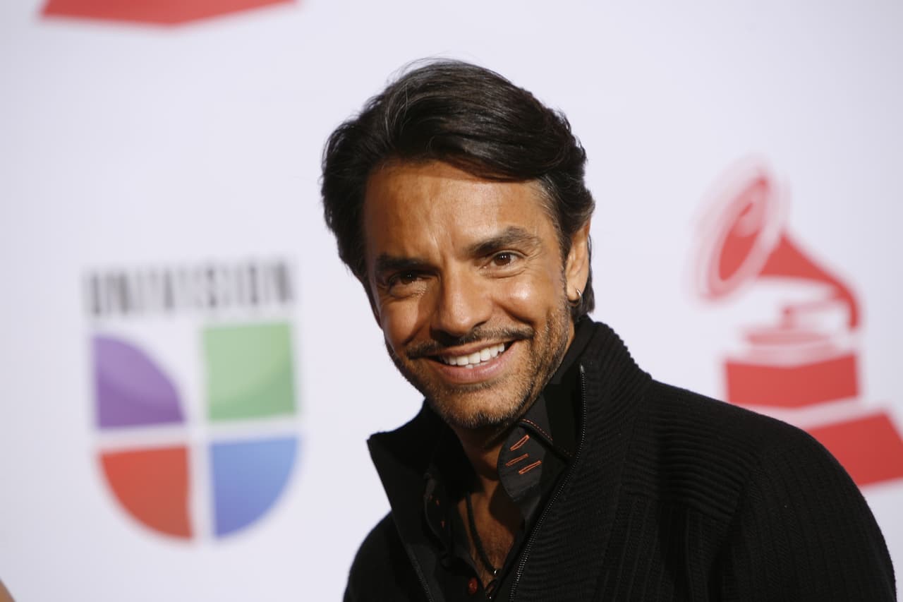El doblaje también ha sido parte de su trayectoria, ha prestado su voz para películas como 
<i>Mulan, Sherk </i>y
<i> Dr, Dolittle</i>, solo por mencionar algunas.
