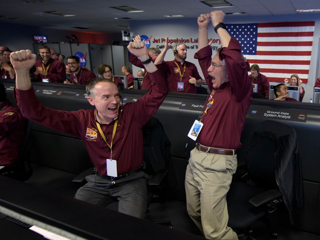 El equipo de NASA encargado de monitorear el amartizaje de la sonda 
<a href="https://mars.nasa.gov/insight/"><u>InSight</u></a>, después de siete años de trabajo y siete meses de viaje por el espacio. La nave tocó suelo en Marte luego de una arriesgada maniobra.
