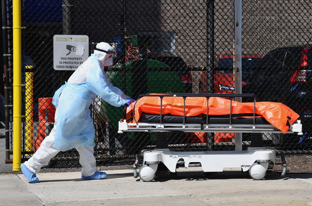 Los casos de mortandad por la pandemia del coronavirus en California superan los 10,000.