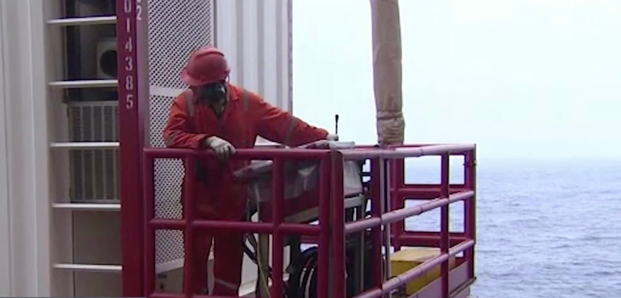 Es una suspensión temporal según se dio a conocer, pero que dejará su efecto en la ciudad de Houston que se conoce como la capital energética del mundo.