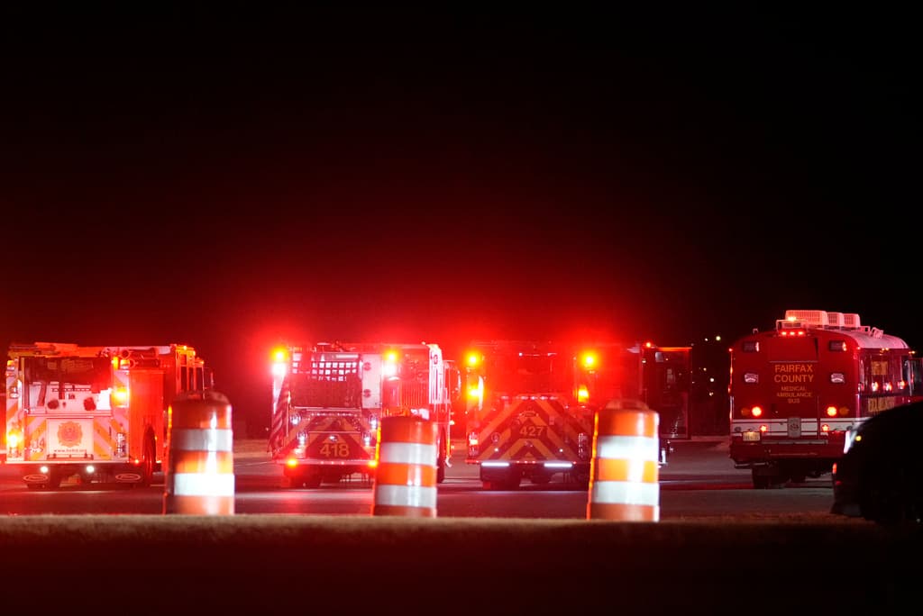 American Airlines dijo en un comunicado que el avión accidentado fue el vuelo 5342, que viajaba de Wichita, Kansas, hacia Washington DC.