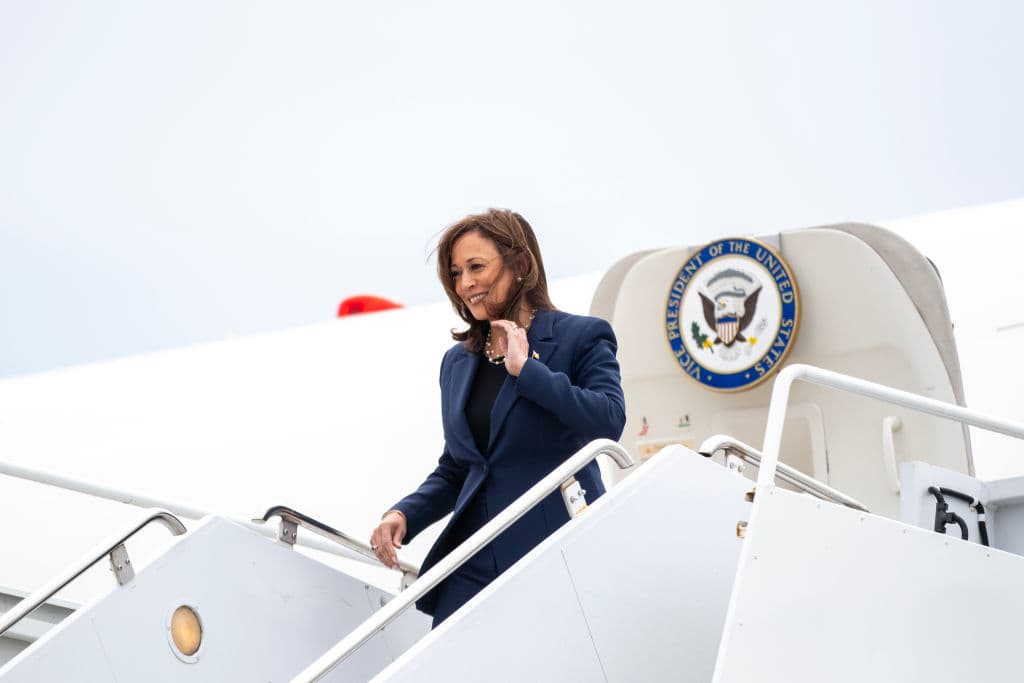 La avalancha de ataques republicanos que acecha a Kamala Harris: esto es lo que se viene en la campaña presidencial