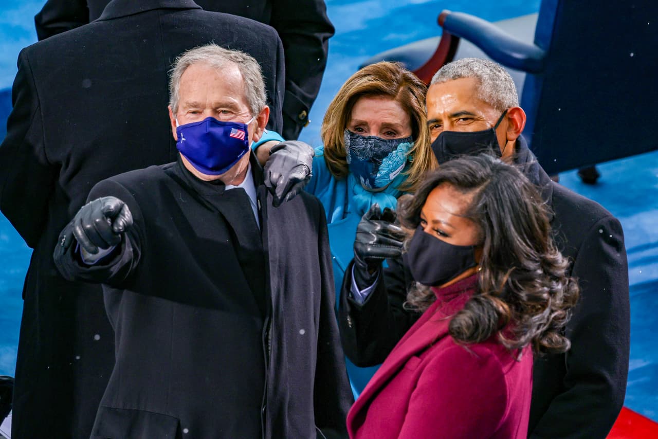 Barack Obama, Michelle Obama, Nancy Pelosi y George W. Bush.