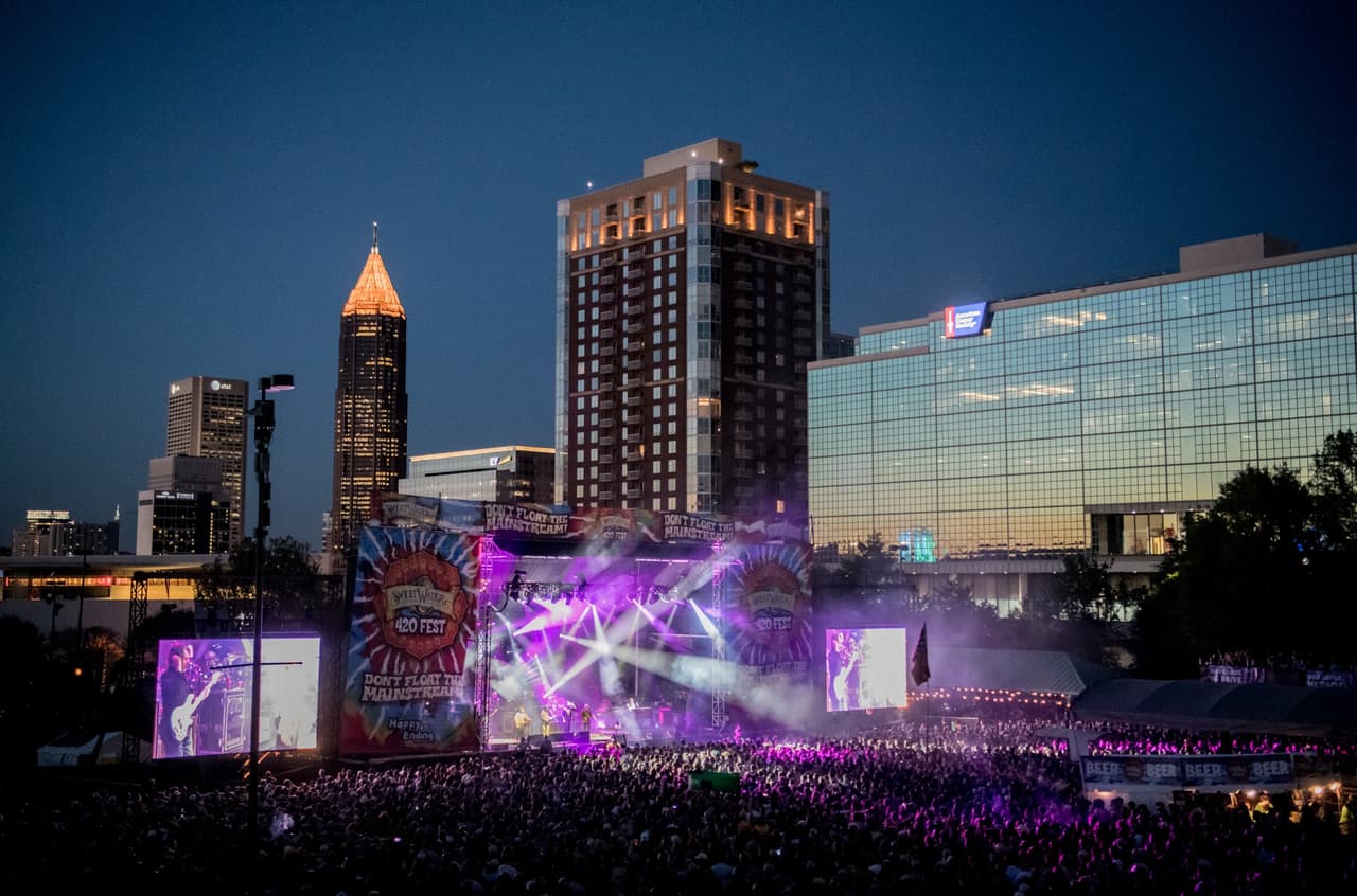 <b><a href="https://sweetwater420fest.com/">SweetWater 420 Fest</a></b> regresa al Centennial Olympic Park de Atlanta desde el 29 de abril hasta el 1 de mayo.