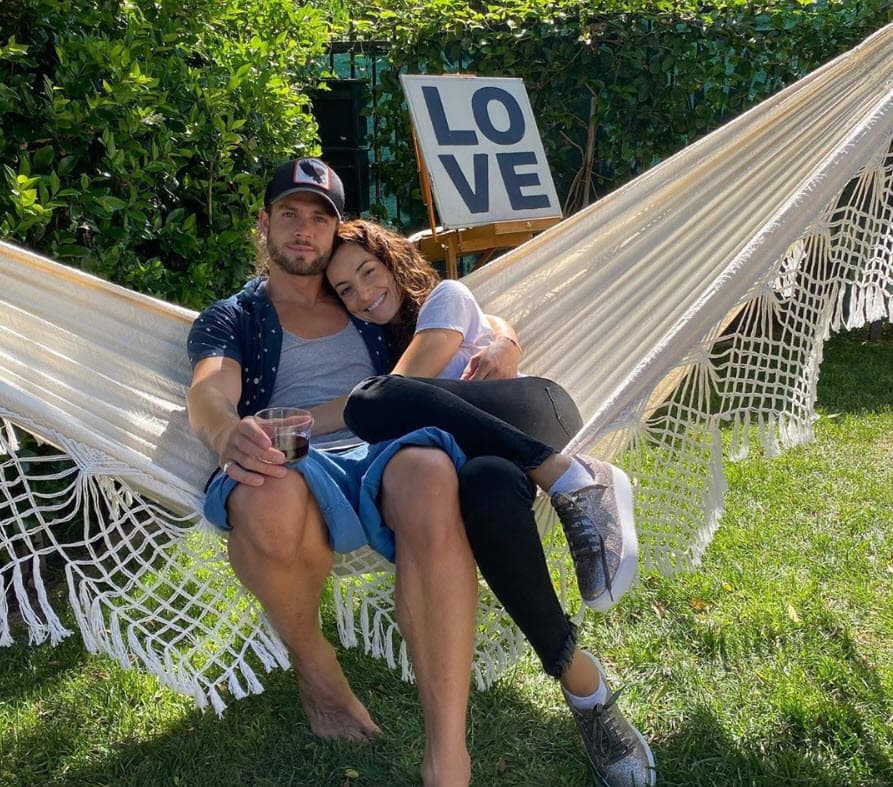 <a href="https://www.univision.com/famosos/oportunidad-al-amor-marimar-vega-y-horacio-pancheri-confirman-que-estan-saliendo-fotos">Marimar Vega y Horacio Pancheri iniciaron su noviazgo</a> en marzo de 2019 durante las grabaciones de la primera temporada de la serie 'El juego de las llaves'.
<br>