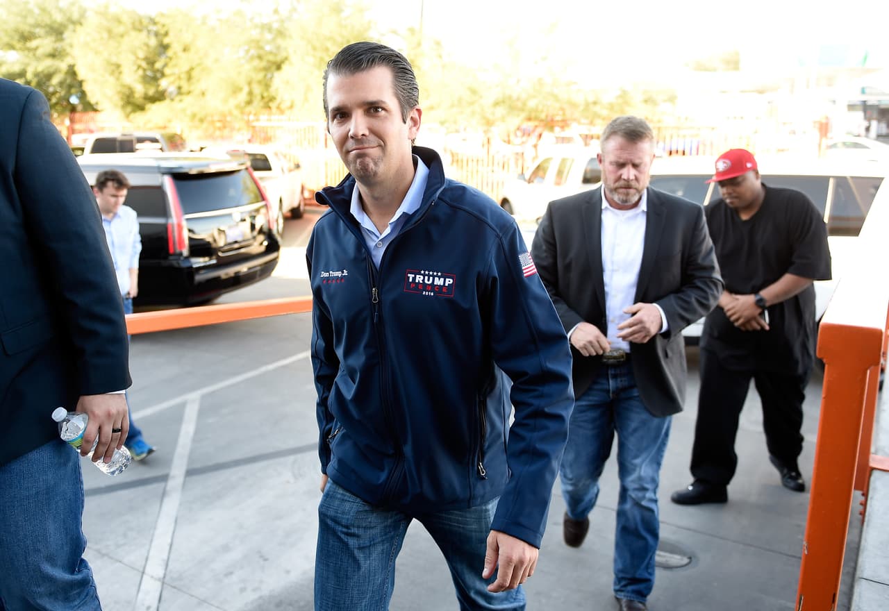 Al igual que su padre Donald Jr. se casó con una modelo, Vanessa Trump y tiene cinco hijos. Esta foto fue tomada el día de las elecciones mientras llegaba a depositar su voto en Las Vegas.