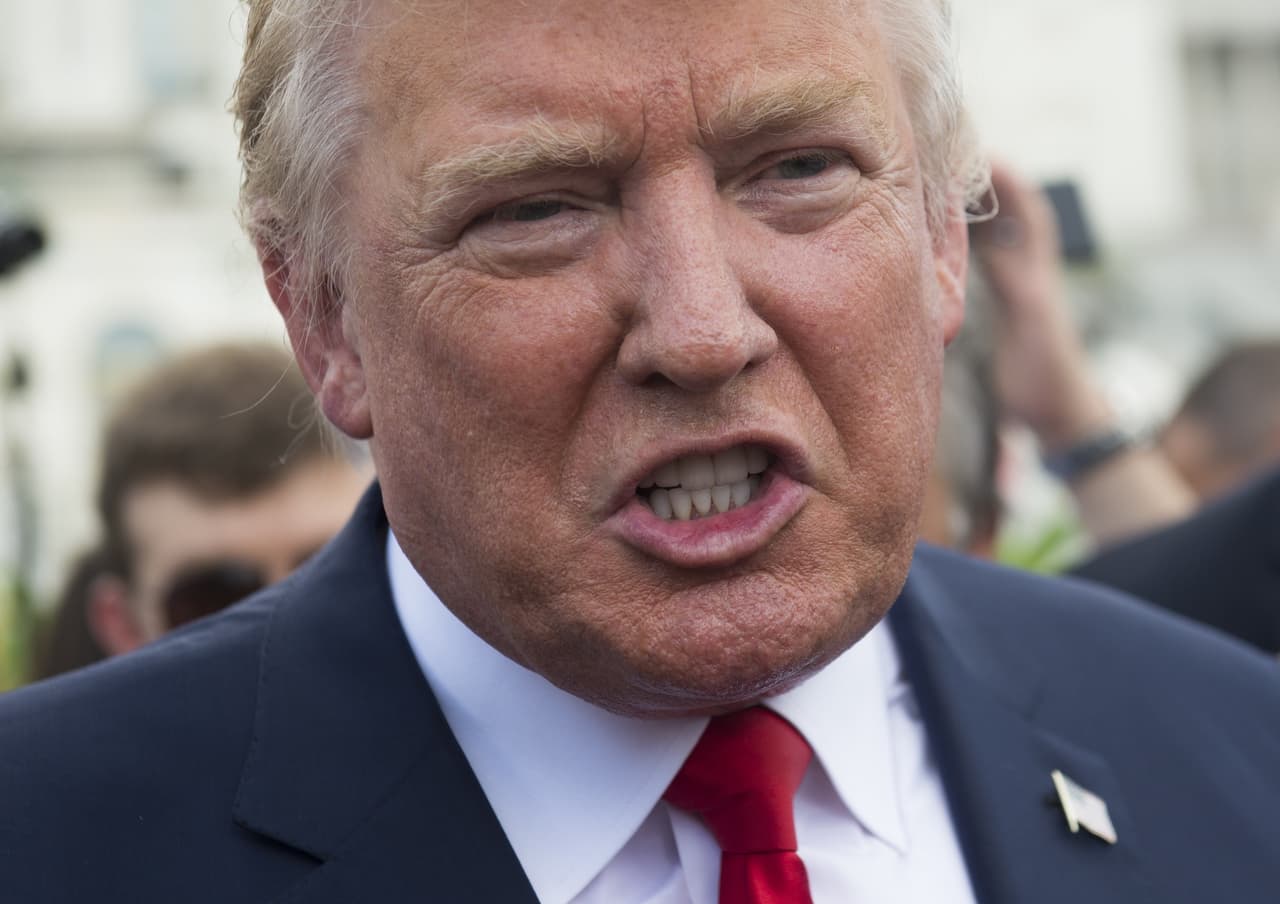 A eso hay que sumar la pretensión del aspirante de expulsar de Estados Unidos a todos los migrantes latinos en caso de llegar a la presidencia.