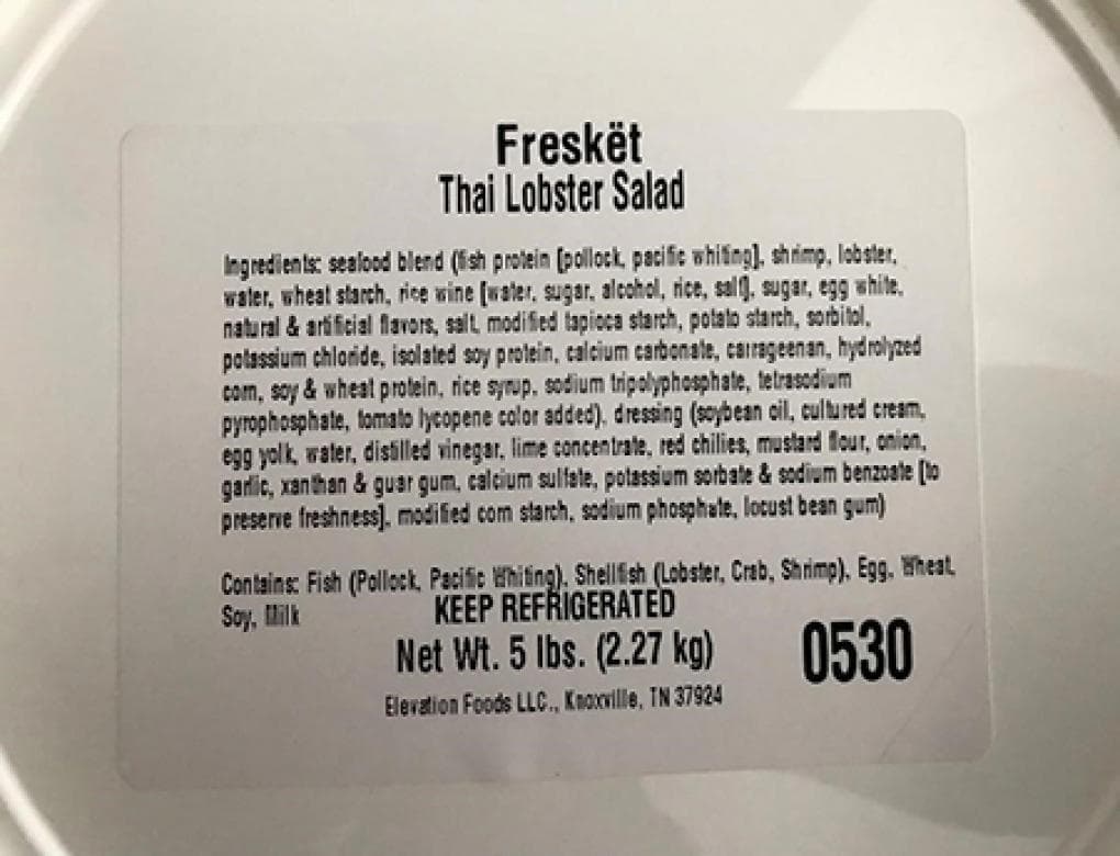 Ensalada de langosta tailandesa de la marca Freskët empaquetada en un recipiente de plástico redondo blanco de 5 libras, Número de lote W1906041, uso antes del 02AUG2019A (impreso en el costado de cada recipiente).