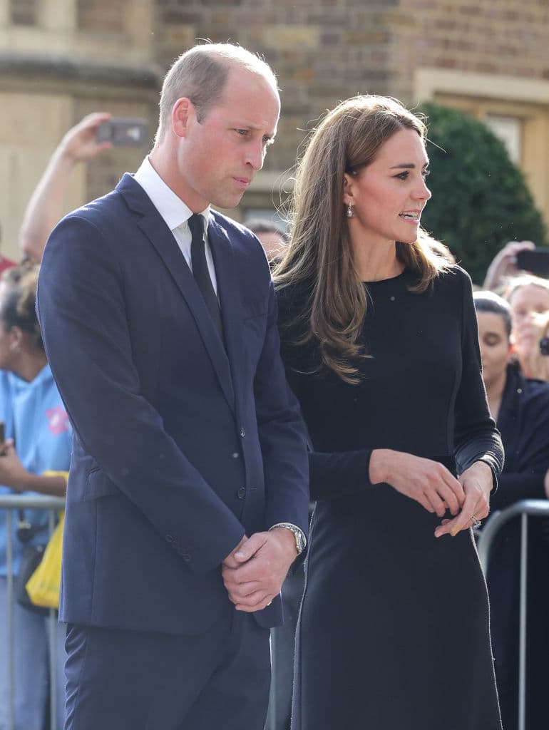 Mientras que los príncipes de Gales habitan su nueva casa de Adelaide Cottage, ambas propiedades dentro de los terrenos de Windsor. 
<br>