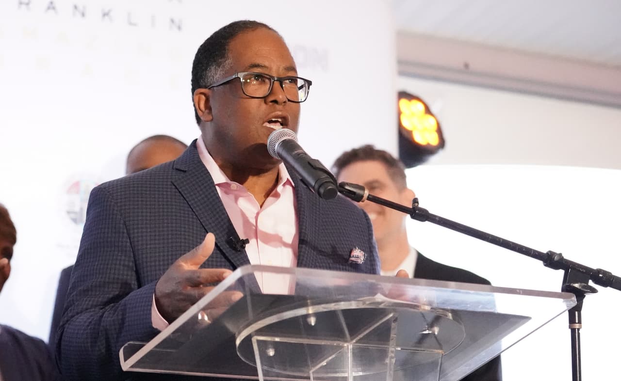 El exconcejal de Los Ángeles Mark Ridley-Thomas es sentenciado a más de tres años de prisión por caso de corrupción