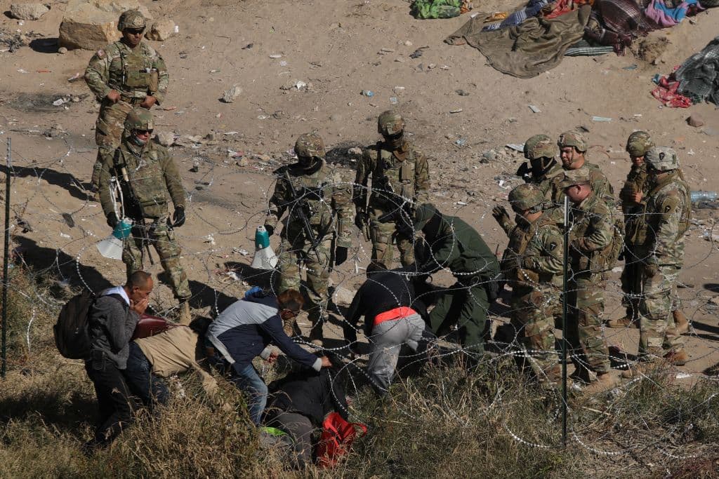 Este martes 
<a href="https://www.univision.com/noticias/inmigracion/gobierno-biden-pide-corte-suprema-fin-titulo-42-frontera">el gobierno de Biden pidió a la Corte Suprema que permita el fin de Título 42</a>.