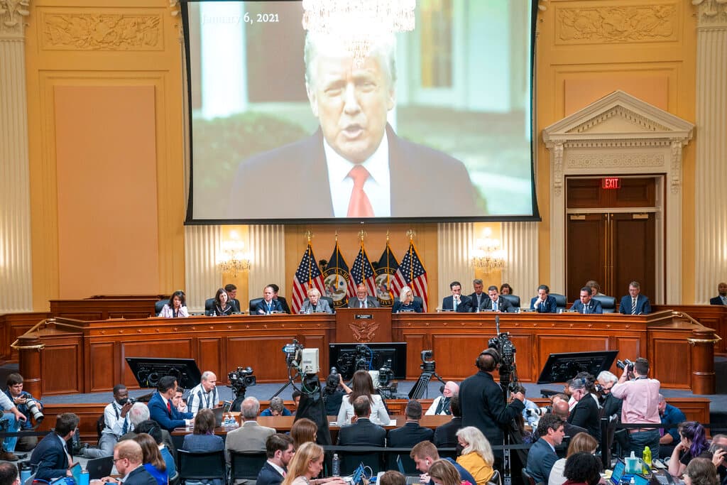 Comisión del 6 de enero llega a su fin el mismo día que un nuevo caos estremece al Capitolio 