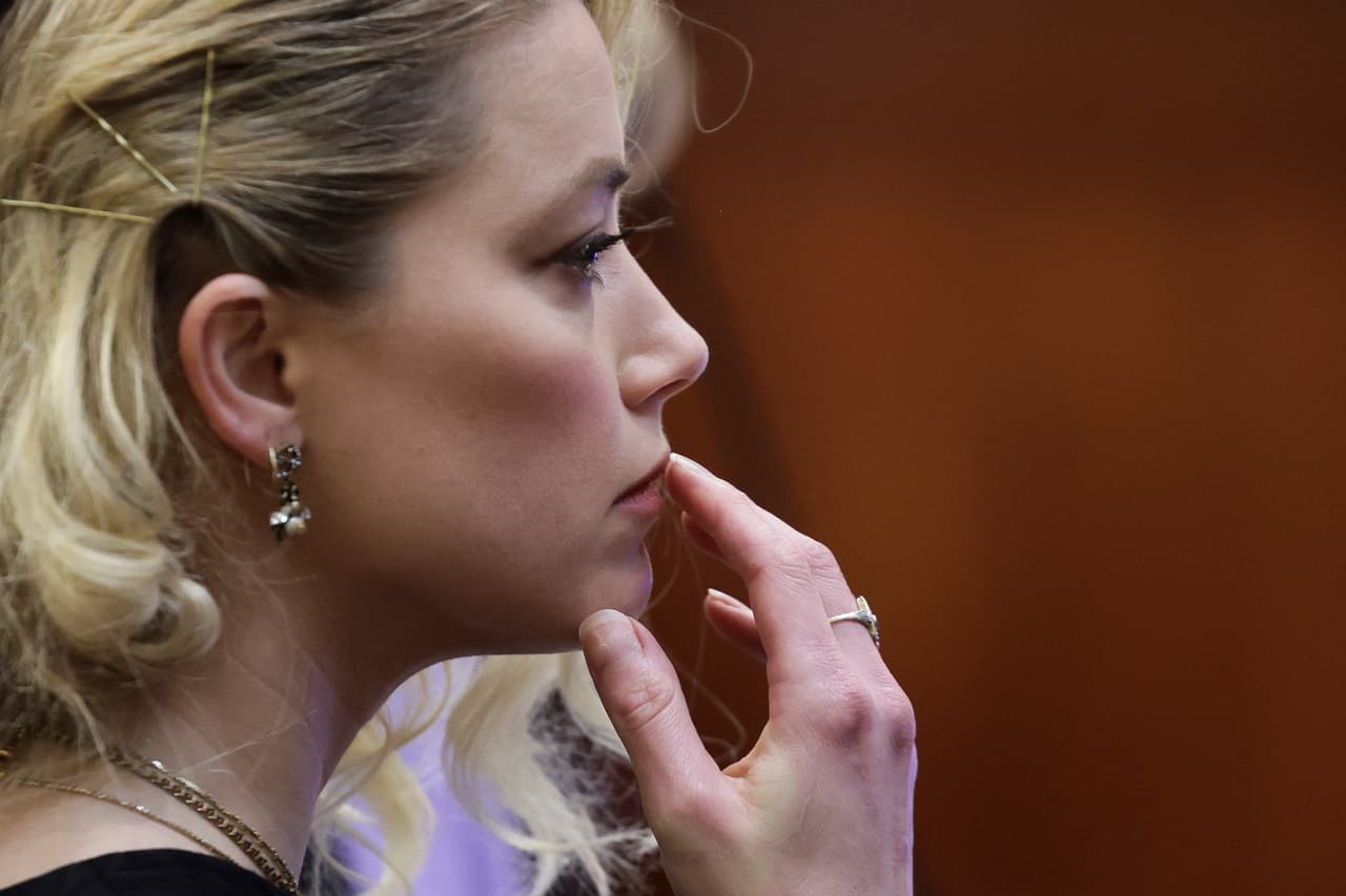 "El mensaje que ese veredicto le dio a las víctimas de violencia doméstica es que deben tener miedo de ponerse de pie y levantar la voz (en contra de sus abusos)", sentenció.
<br>