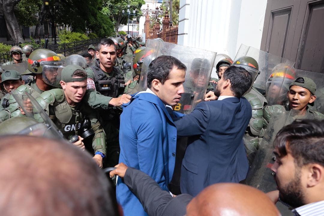 Régimen de Maduro elige nuevo presidente del Parlamento sin presencia de Guaidó 