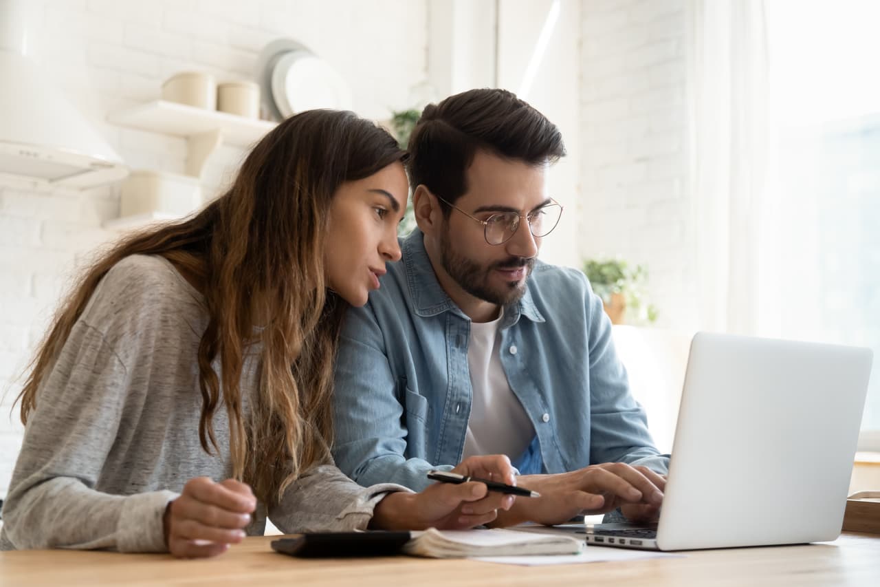 <b>Continúa revisando en busca de ofertas especiales.</b> Uno de los beneficios que ofrecen algunas agencias es que puedes cancelar tu reservación sin incurrir en ningún tipo de tarifas, siempre y cuando se realice antes de una fecha estipulada. Esto te permite continuar buscando otras opciones que se ajusten mejor a tu presupuesto.