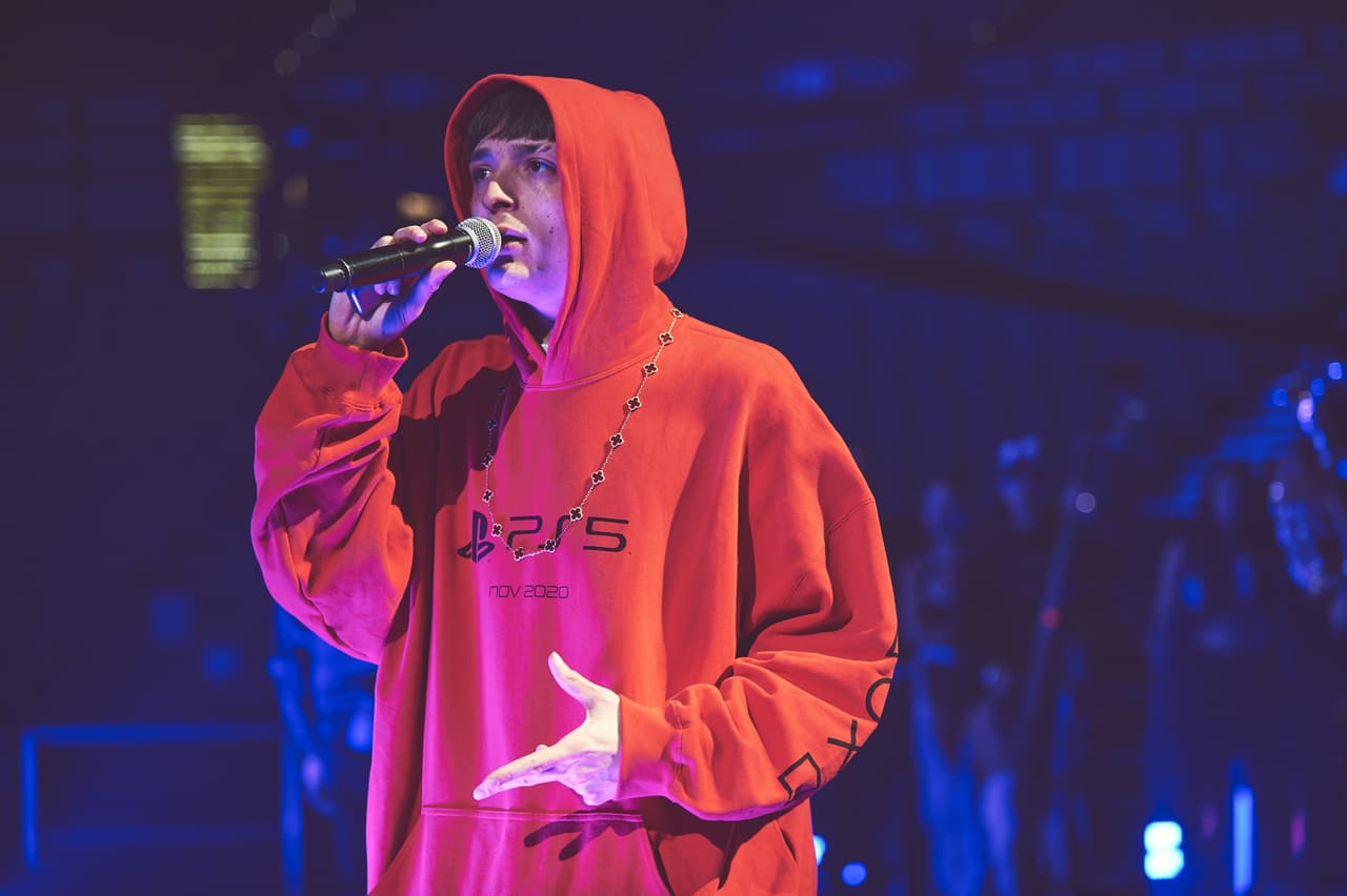 El tercer día de ensayos para los Latin American Music Awards 2023 estuvo engalanado por grandes estrellas como 
<b>Peso Pluma</b>.