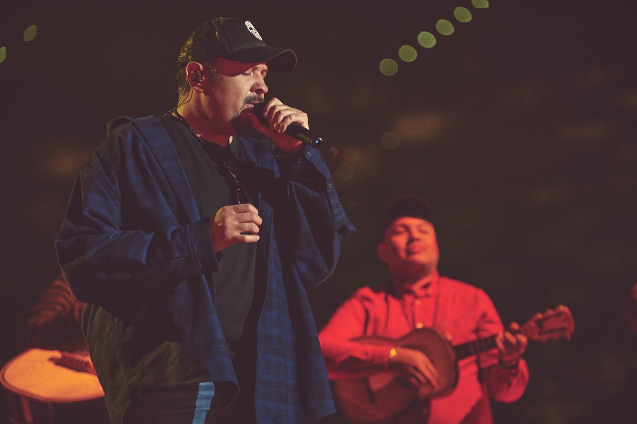 En esta gran fiesta de la música latina no podía faltar 
<b>Pepe Aguilar,</b> quien es uno de los homenajeados de esta edición y preparó una actuación espectacular.