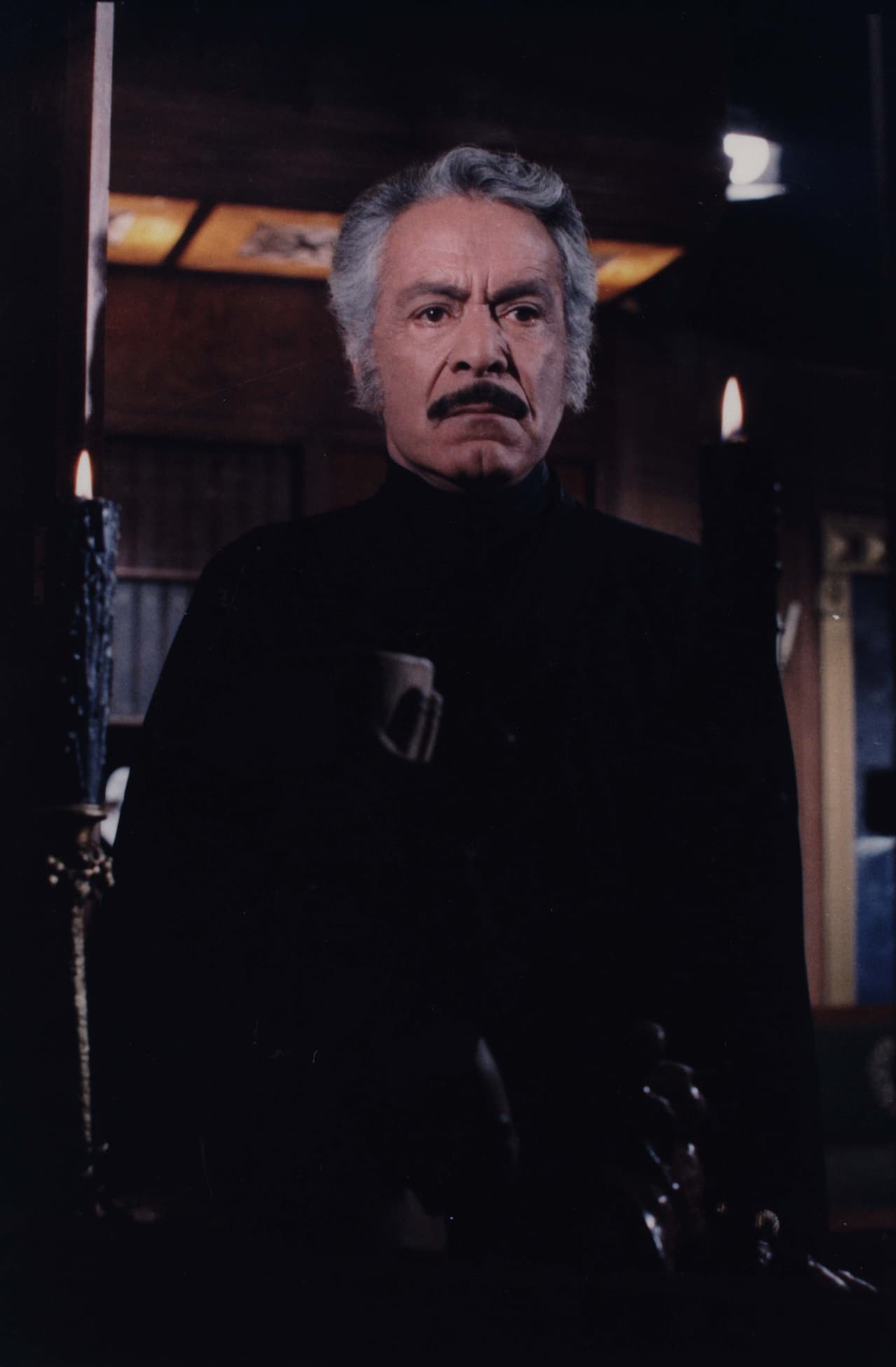 Ernesto Alonso fue el segundo hombre en ganar el '
<b><a href="http://www.univision.com/novelas/premios-tv-y-novelas">Premio TVyNovelas'</a></b>, esto por 'El Maleficio'
